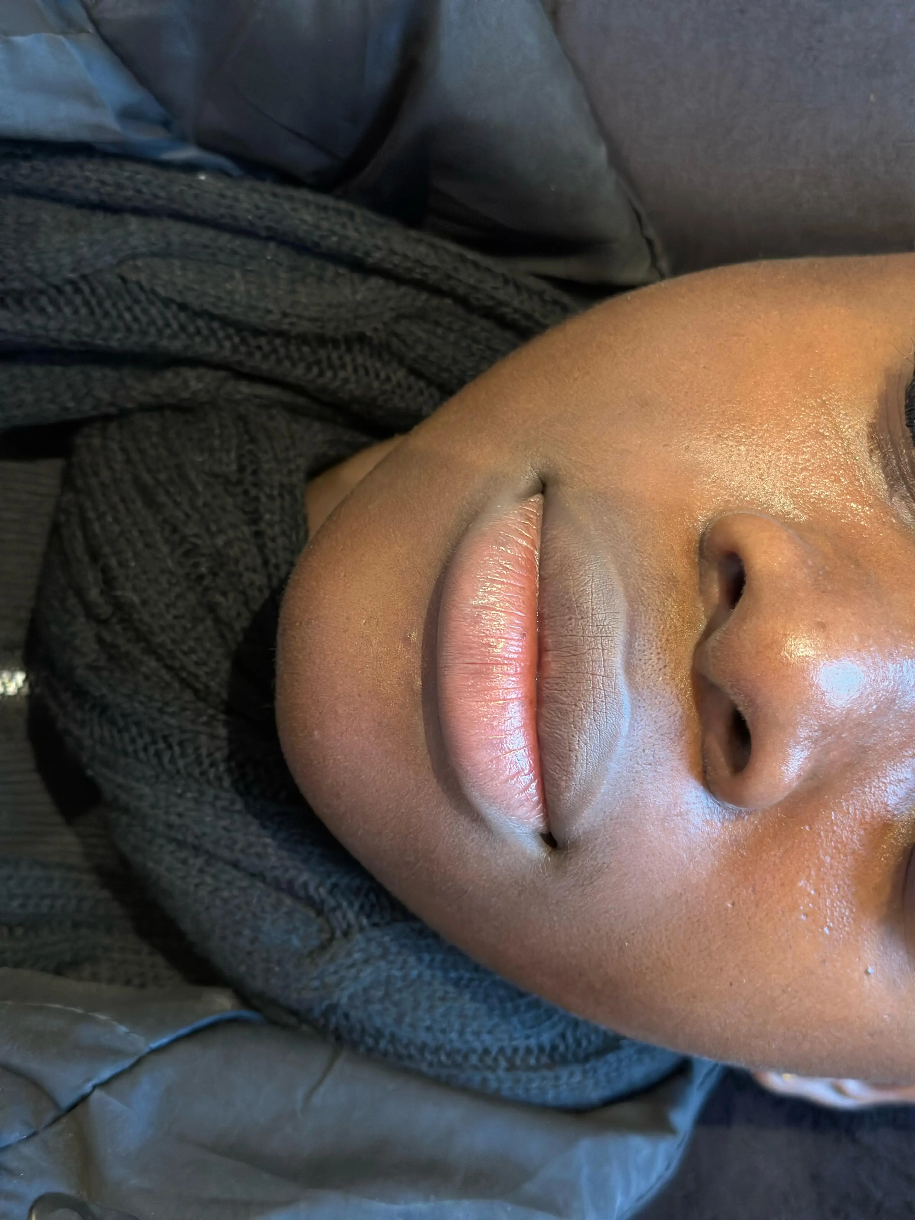 Before Semi-Permanent Lip Liner